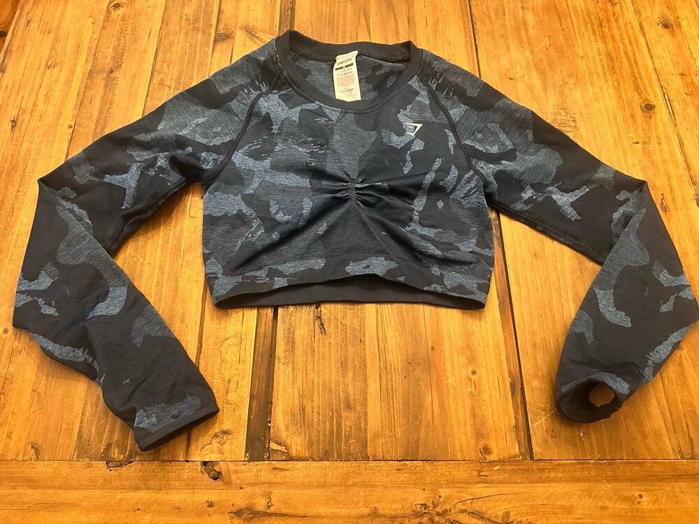 Gymshark Adapt Crop Top Women’s Size Medium Camo Seamless Long Sleeve Athletic